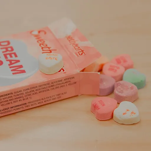 Réussir dans le travail en vente : conseils et stratégies pour progresser